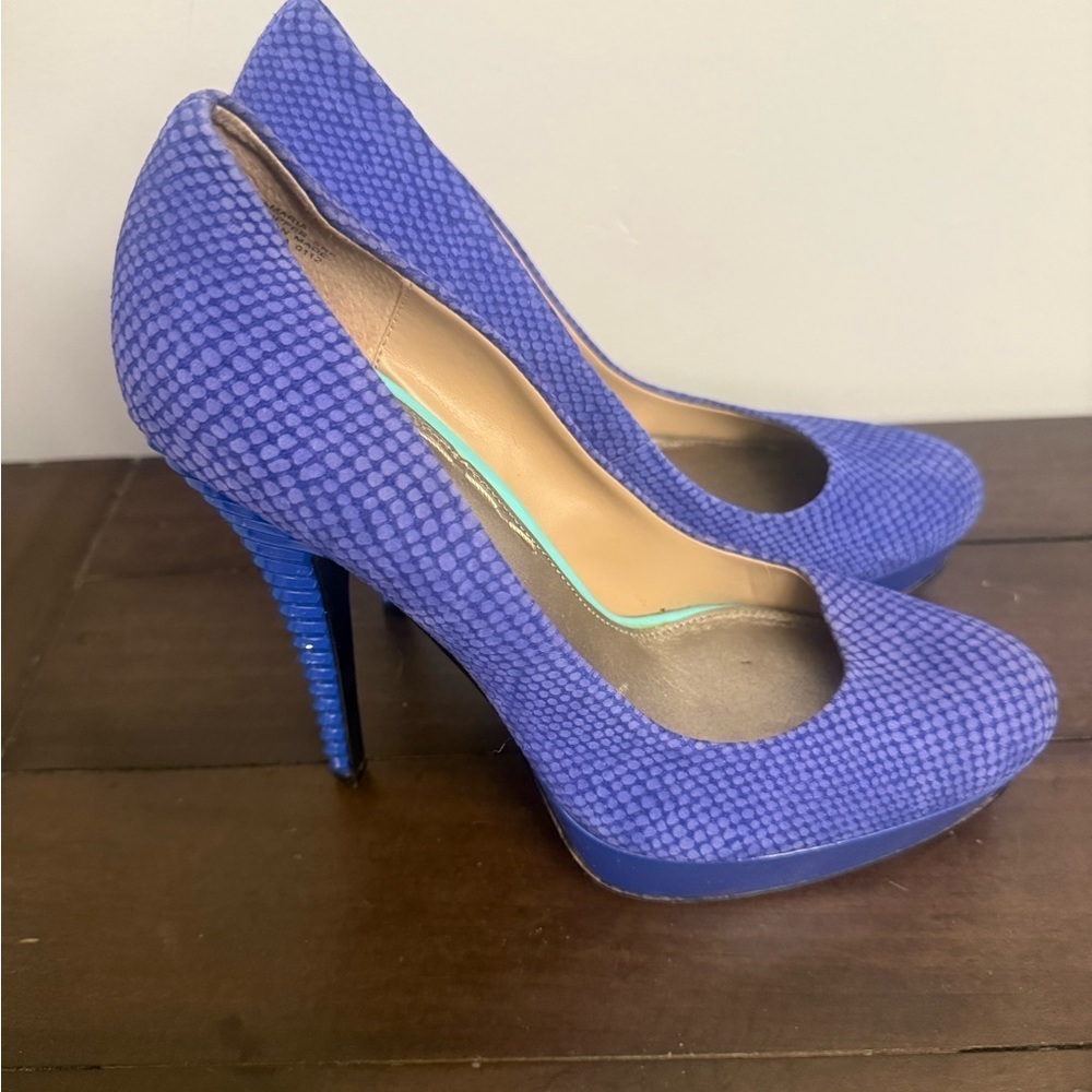 Rachel Roy Kamaria Blue Snakeskin Embossed Platform Pumps Size 9